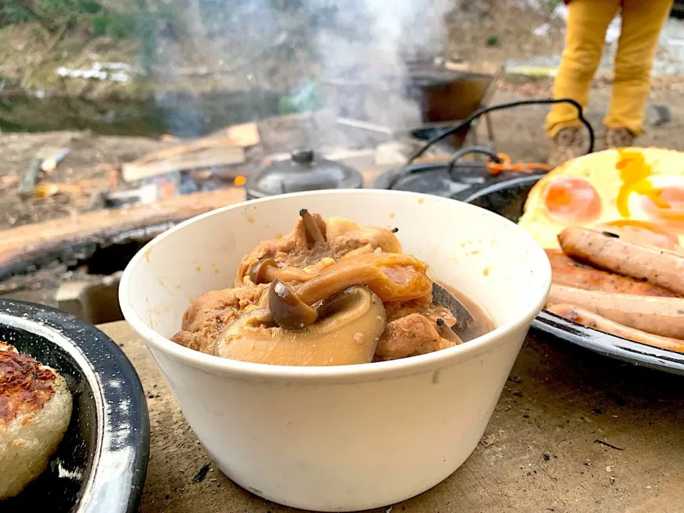 Snapdishの料理写真:赤味噌キノコと豚肉の味噌煮
#豚肉 #キノコ #味噌煮|赤鬼のビルさん