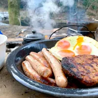 キャンプグリル赤鬼特性朝ごはん洋風 #キャンプ飯 #ハンバーグ|赤鬼のビルさん