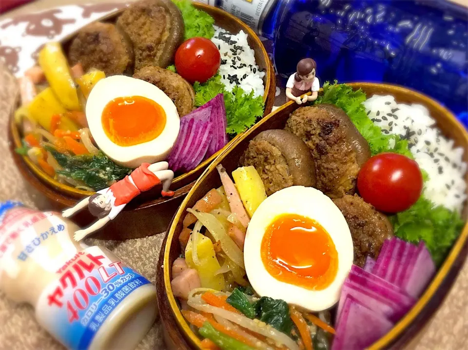 Snapdishの料理写真:椎茸の肉詰め&ジャーマンポテト🥔🥓&人参🥕ほうれん草もやしのナムル&味玉&わさび菜&プチトマト🍅&赤大根の夫婦お弁当♪

 #弁当  #フチ子  #しいたけの肉詰め  #ジャーマンポテト  #赤大根|桃実さん