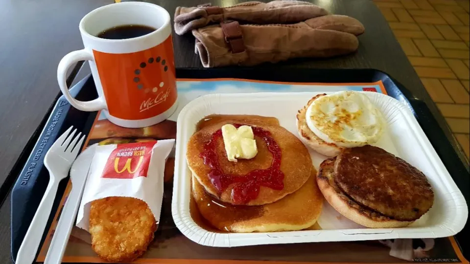 Snapdishの料理写真:McDonald's breakfast|steven z.y.さん