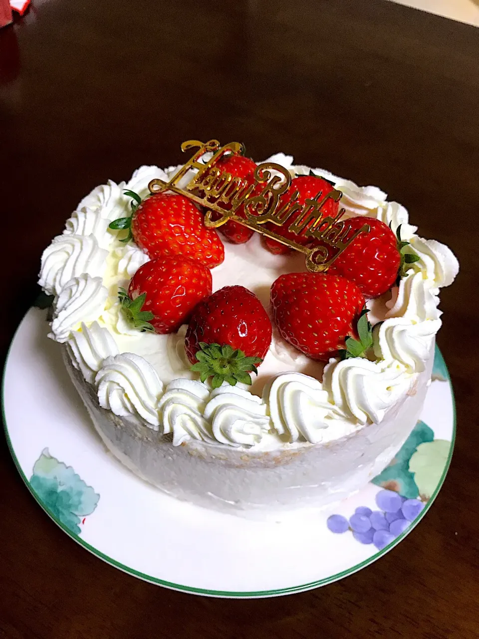 🍓苺のショートケーキ🎂🍓
Happy Birthday
 #苺のケーキ #お誕生日|とんちんさん