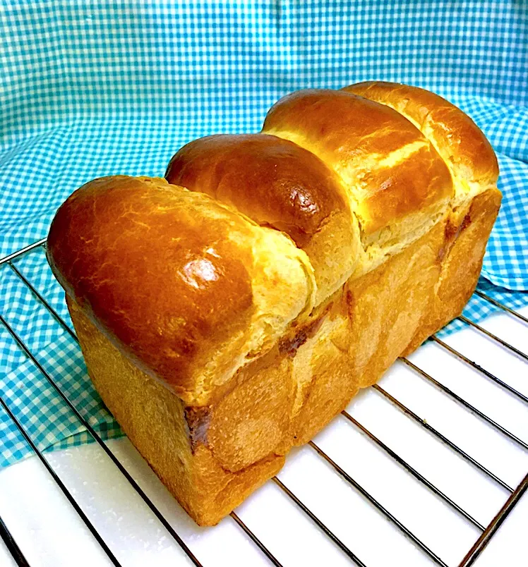 Tangzhong Method Take 2 ; Honey Milk Bread|gonbenさん