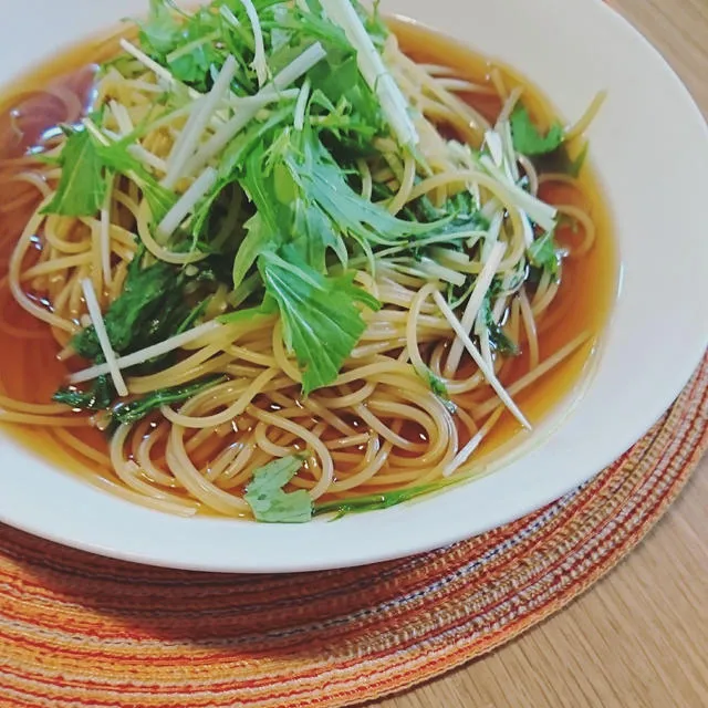 ぼんじりちゃんさんの水菜の和風ペペロンチーノパスタ #レシピブログ #RecipeBlog|レシピブログさん