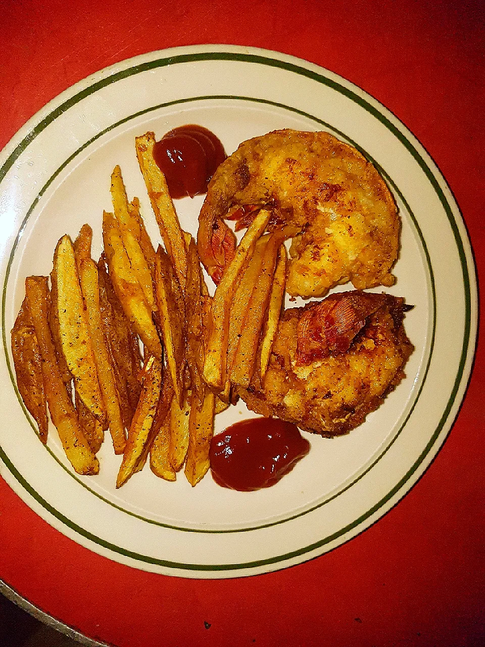 Snapdishの料理写真:Cracked Lobster Tail with Homemade Dirty Fries.|Juan Simmsさん