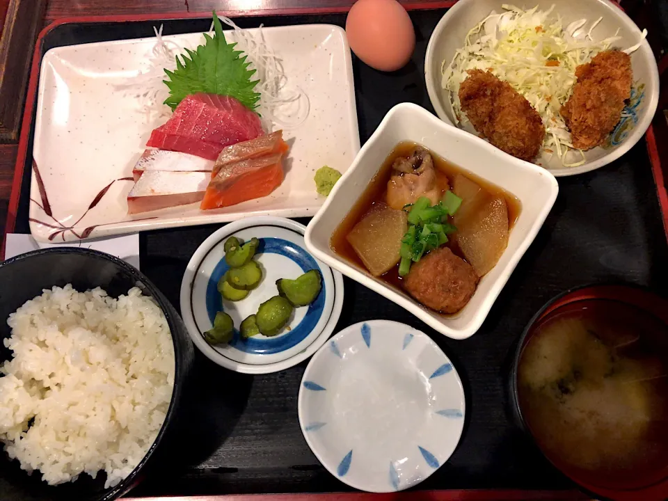 包丁や日替り和定食（刺身3点盛、カキフライ、手羽先大根煮）|T. Wonderさん