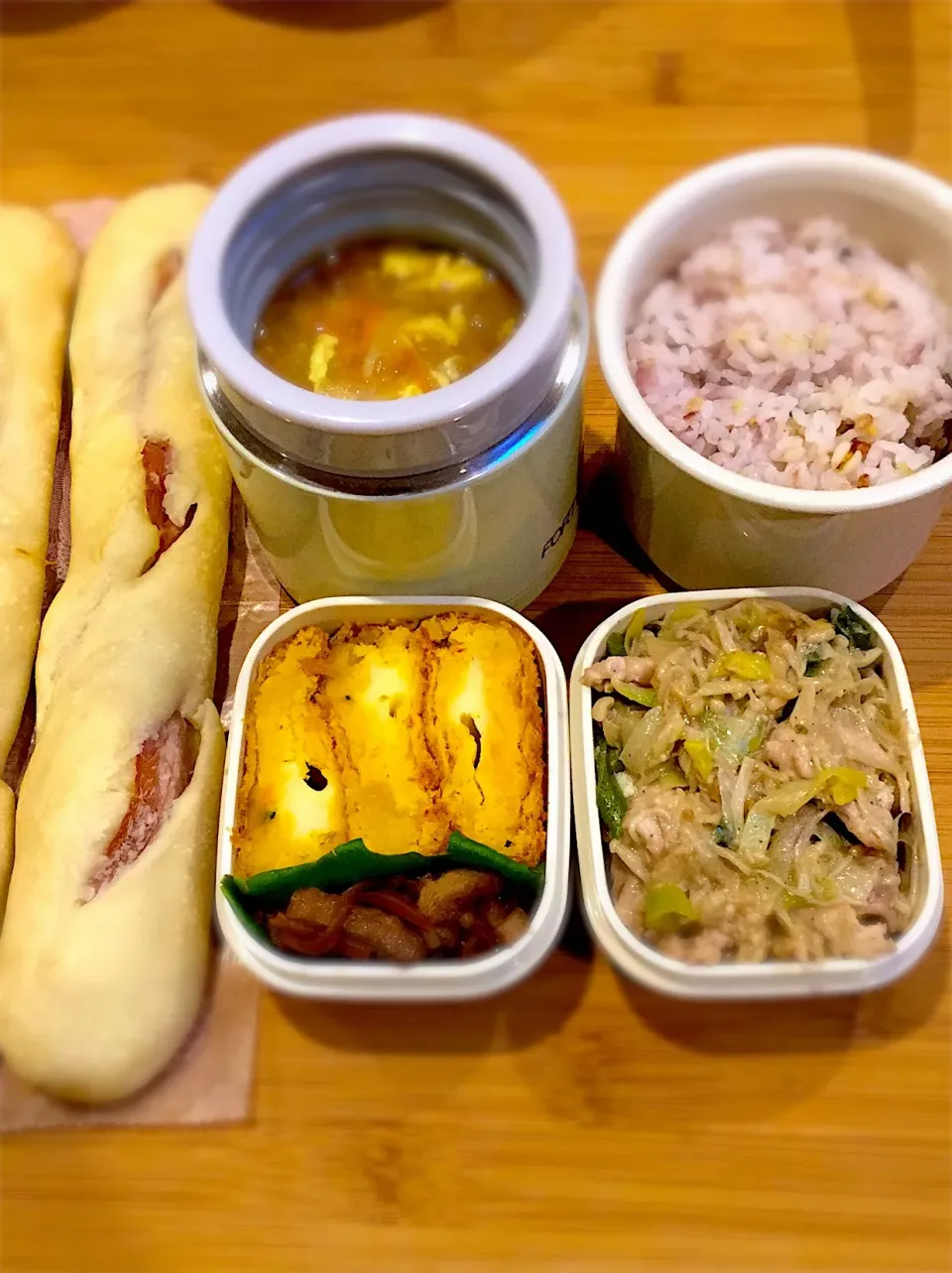 2/12の息子くん弁当🍱
息子くん車内用朝ごぱん🥖
 #弁当  #あさごぱん|ままみさん