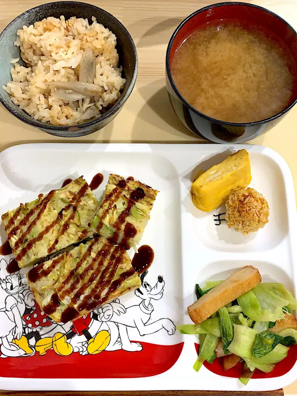 ・ごぼうの炊き込みご飯
・長芋キャベツのオーブン焼き
・チンゲン菜とさつま揚げの炒め物
・卵焼き
・かぼちゃのクロケット
・しめじのお味噌汁|ぺろたんさん