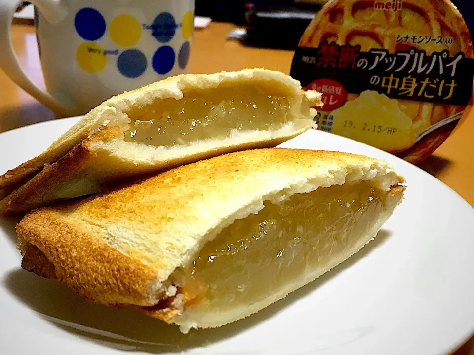 禁断のアップルパイの中身だけホットサンド
 #グリルホットサンドメッシュ|komekoさん