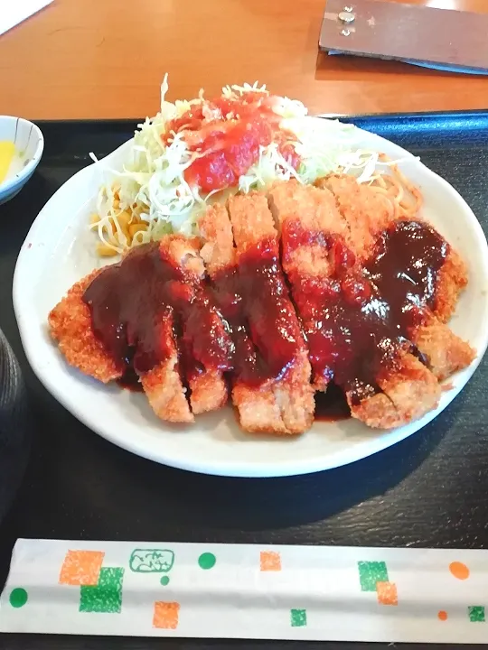 Snapdishの料理写真:ポークカツ定食|Kunisanoさん