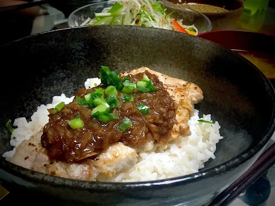 シャリアピンステーキ丼 〜【食戟のソーマ】ゆきひら流〜|AyuChさん