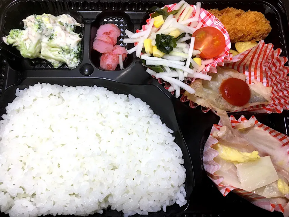 白身魚のムニエルトマトソース 日替わり弁当 宅配ランチ 豊川市配達|Naokazu Kuritaさん