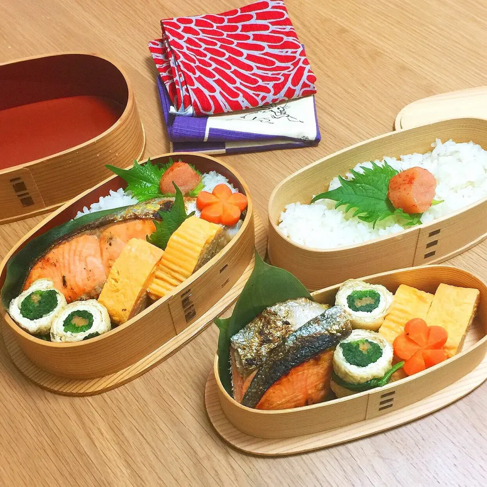 🍱２月１４日(木) 〜玉子焼き＆だし巻き卵の食べ比べと西京焼き弁当〜
○白ごはん・辛子明太子
○軍鶏の玉子焼き / 出汁巻きたまご
○鮭の西京焼き
○ほうれん草と油揚げのおひたし
○梅にんじん・大葉|mutsumi☺︎さん