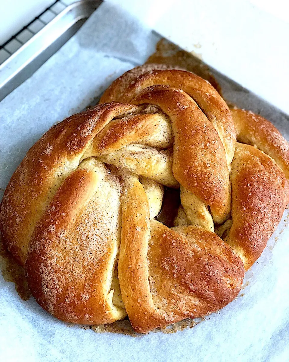 Cinnamon sugar butter braided bread|12Dragonさん