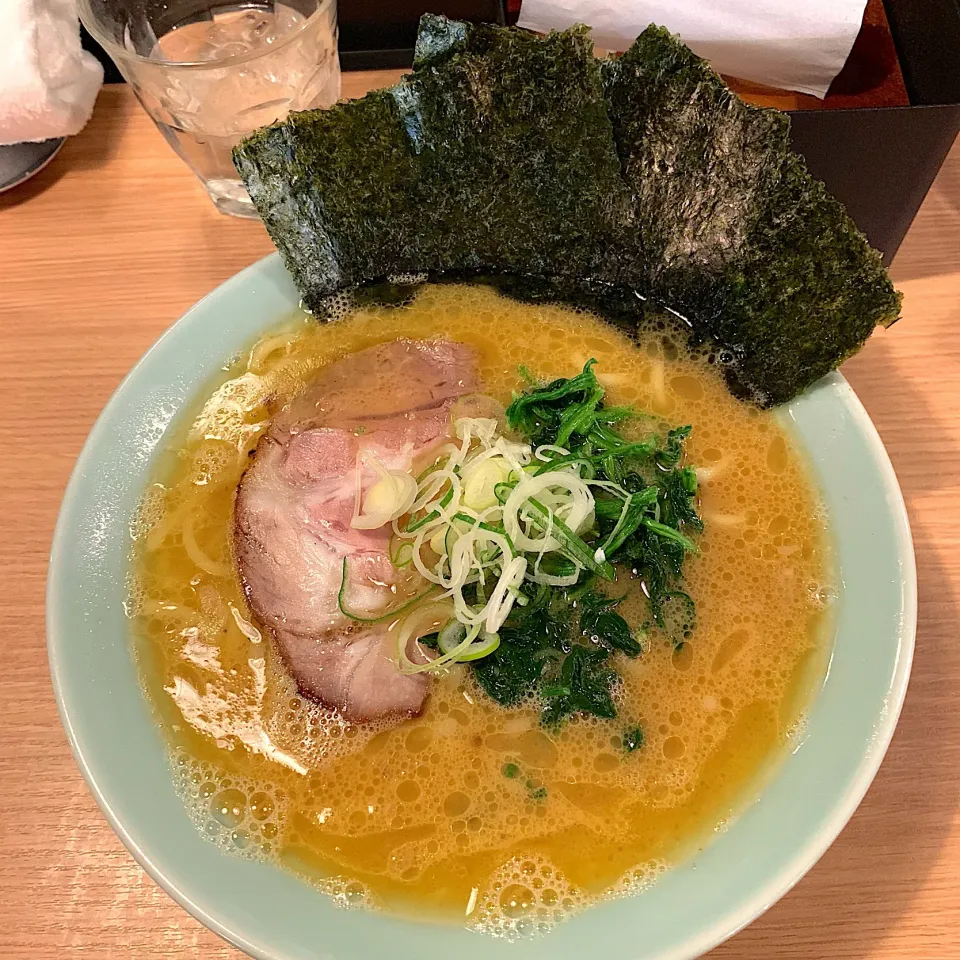 Snapdishの料理写真:友喜家 ラーメン|Miki Takeuchiさん