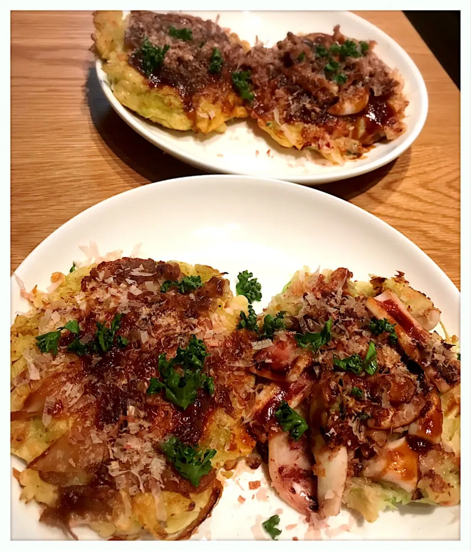 青のりがなくパセリで代用してしまいました。Japanese pancake,cooked with pork & squid|toyamadaさん