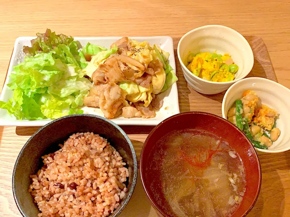 塩麹豚生姜焼き定食|yumyum😋さん