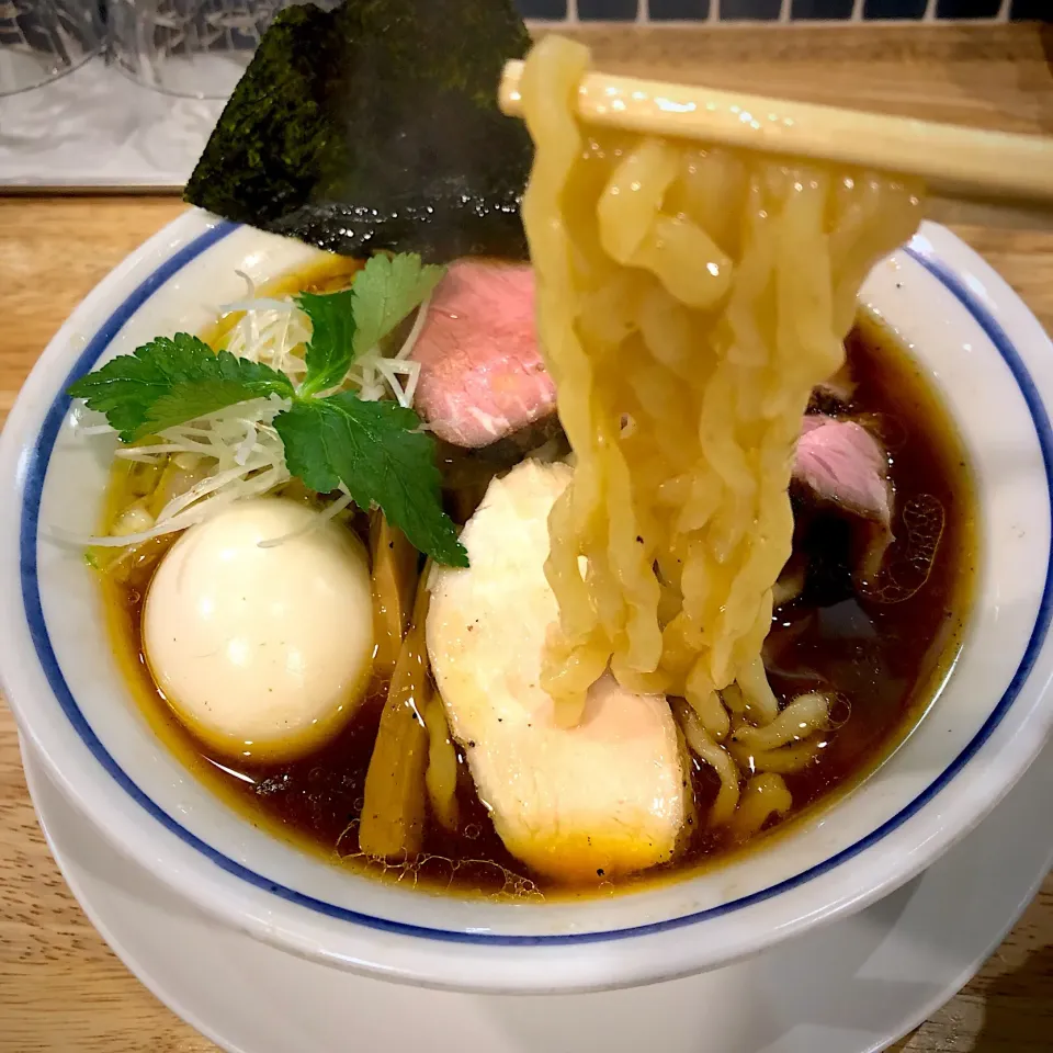 Snapdishの料理写真:特製中華そば醬油
亀有 ののくら 980|Noriyuki Saitoさん