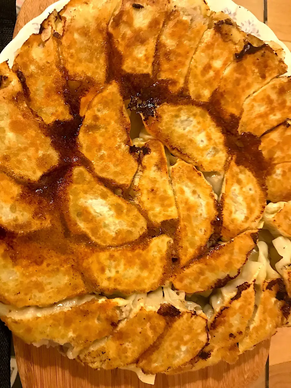 カリッカリ餃子🥟😍🥟😍🥟|丹野カリナさん
