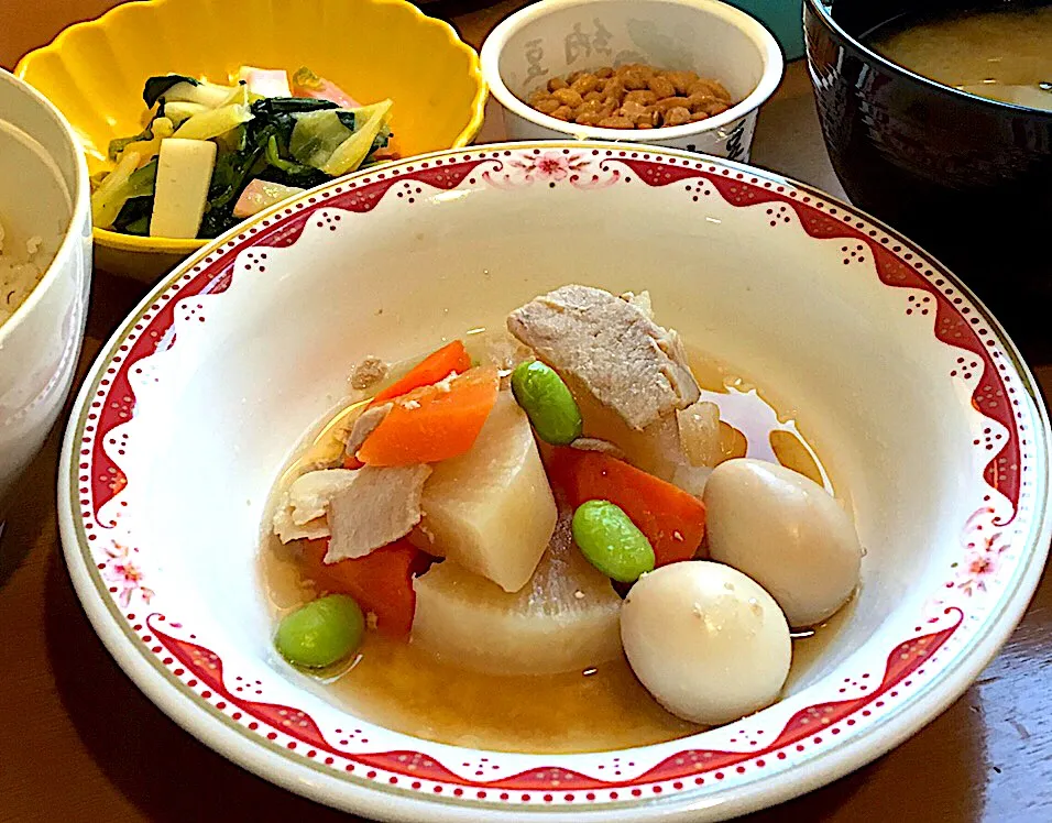 アル中病棟の朝ごはん☀️☀️☀️31日目
麦ごはん🍚  みそ汁（かぼちゃ）🎃  大根の旨煮  納豆  酢醤油和え|ぽんたさん