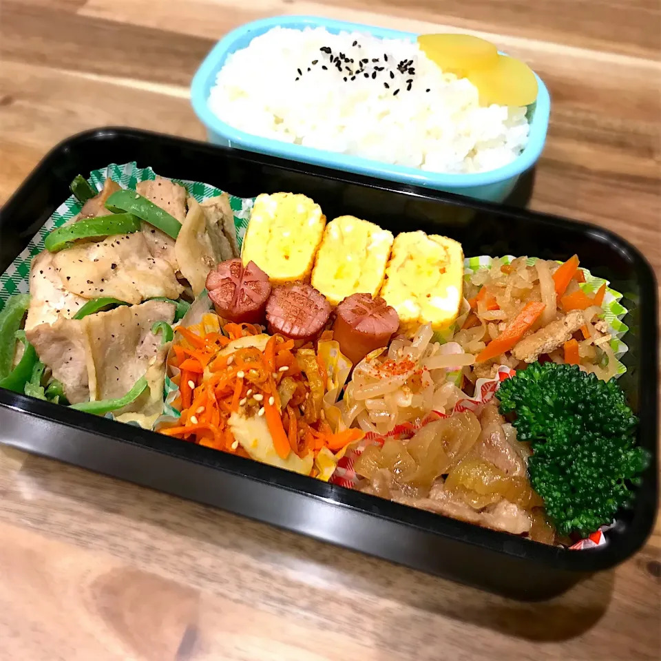 Snapdishの料理写真:今井ななこさんの料理 フライパンで超簡単3分♪飯ドロボー！＊やみつき豚バラピーマン
2019/2/16 旦那弁当♡|ちぃさん