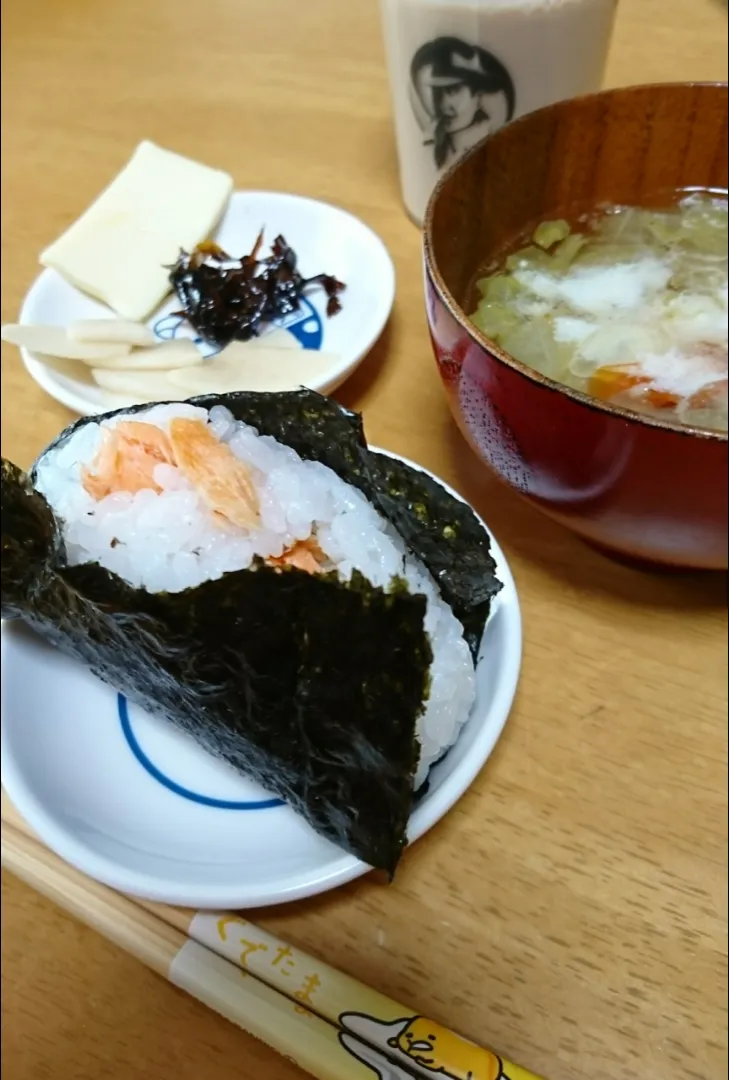 朝ごはん🍙|しまだ ちえこさん