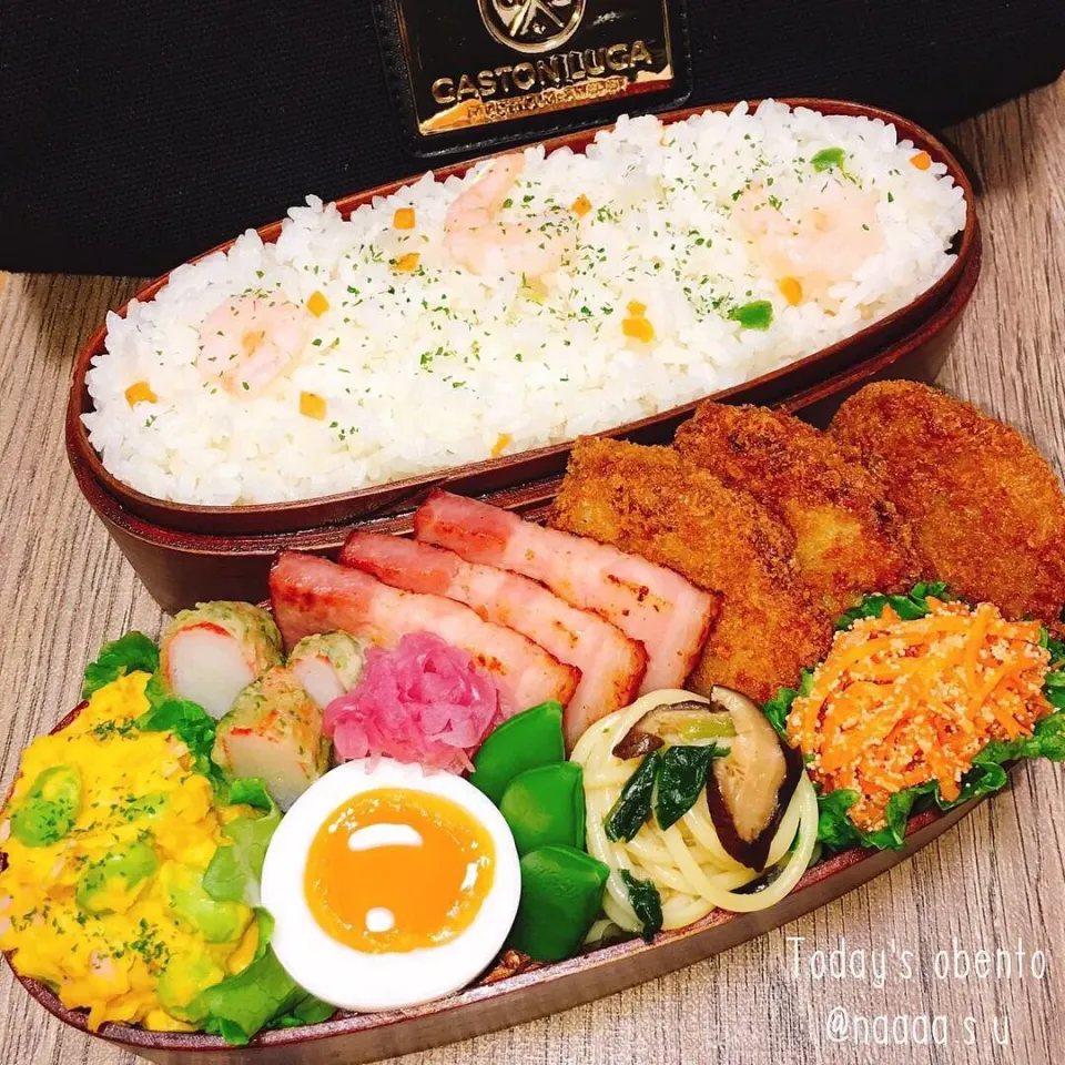 エビピラフなお弁当🍤✨|なちるんるんさん