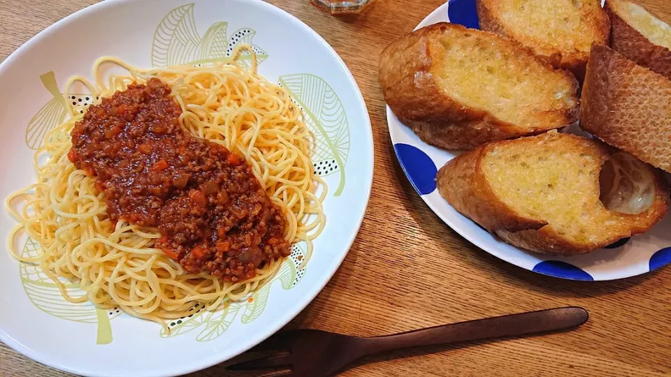 Snapdishの料理写真:お肉たっぷりミートソースパスタ♪|しほさん