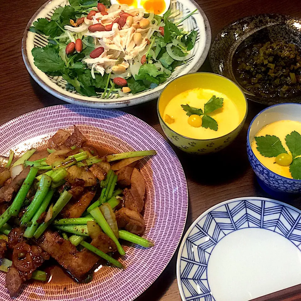 牛タンのyoshidaソース炒め
三つ葉と玉ねぎのサラダ
カブの佃煮
茶碗蒸し|モスグリーンさん