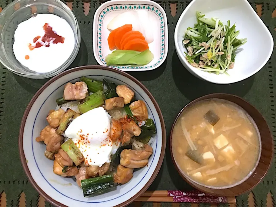 Snapdishの料理写真:焼き鳥丼定食|ゆうかさんさん