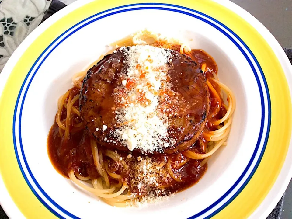 ハンバーグミートソーススパゲッティ🍝😋|アライさんさん