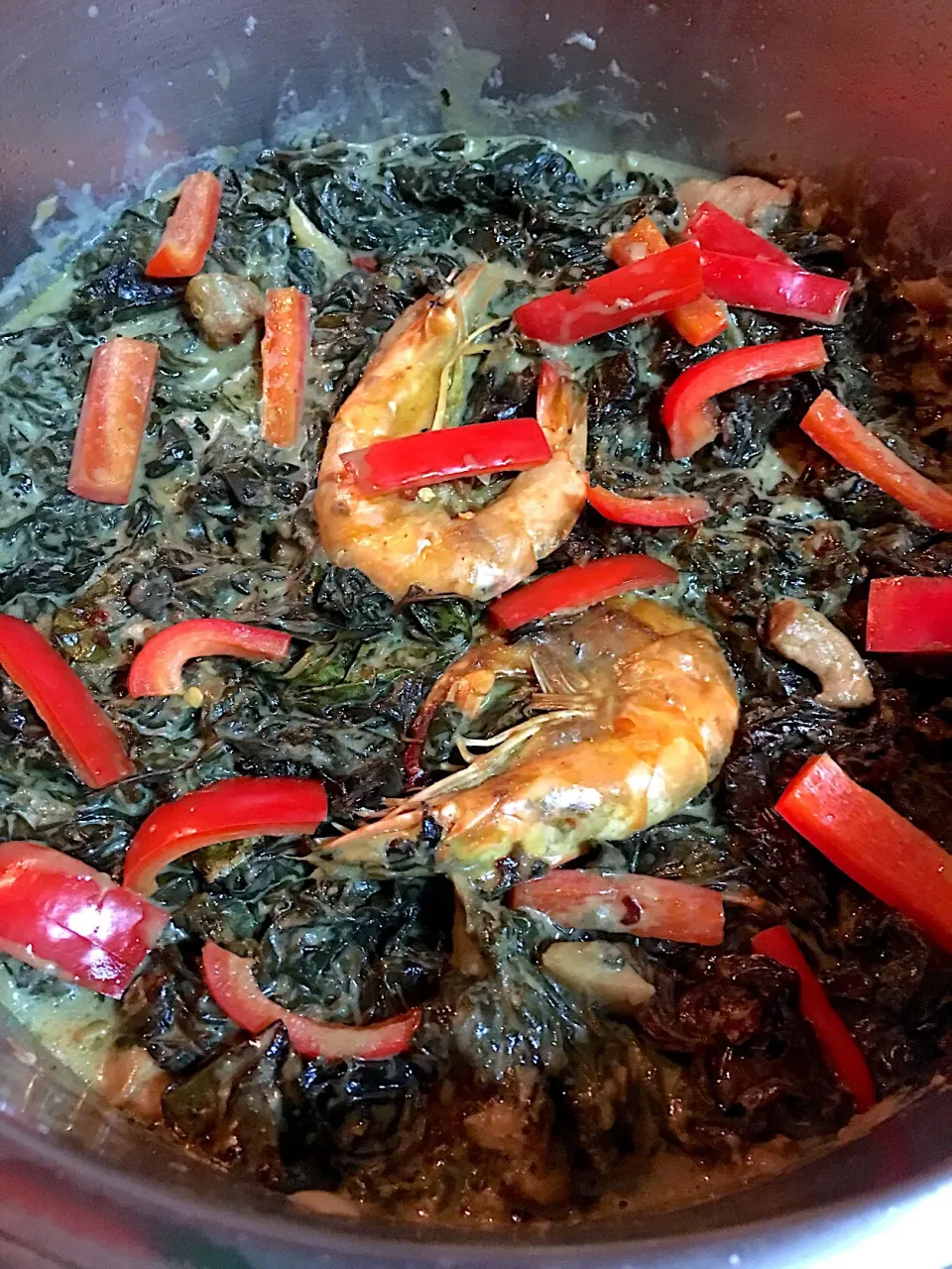 Snapdishの料理写真:Laing  #laing taro leaves simmered in coconut milk with saute onions, garlic, ginger, pork and shrimp paste & chilis|🌺IAnneさん