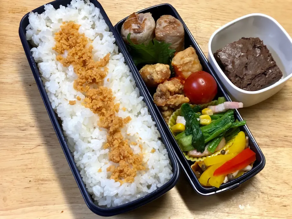 チー竹の肉巻き 弁当。ブラウニー付き|弁当 備忘録さん