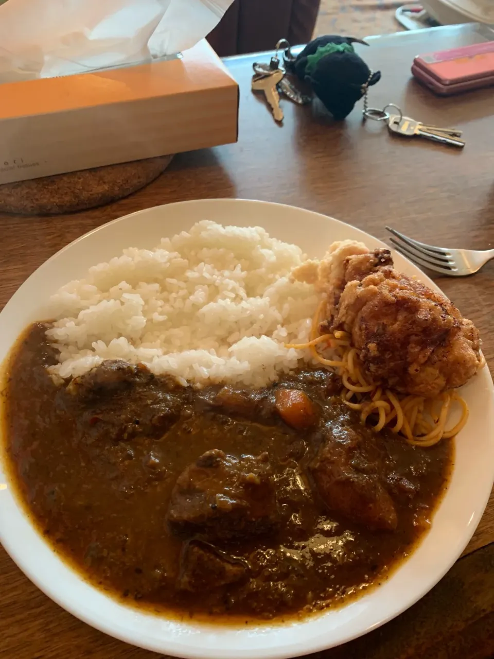 牛すじカレー、から揚げ付|kazumiさん