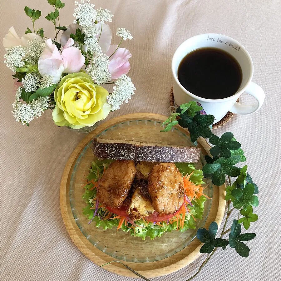 Snapdishの料理写真:2/18❤︎照り焼きチキン&たまご焼きライ麦パンサンド❤︎
#お昼ごはん #ランチ #おうちごはん #おうちカフェ #照り焼きチキン #たまご焼き #ライ麦 #ライ麦サンド #自家製サンド|Makinsさん