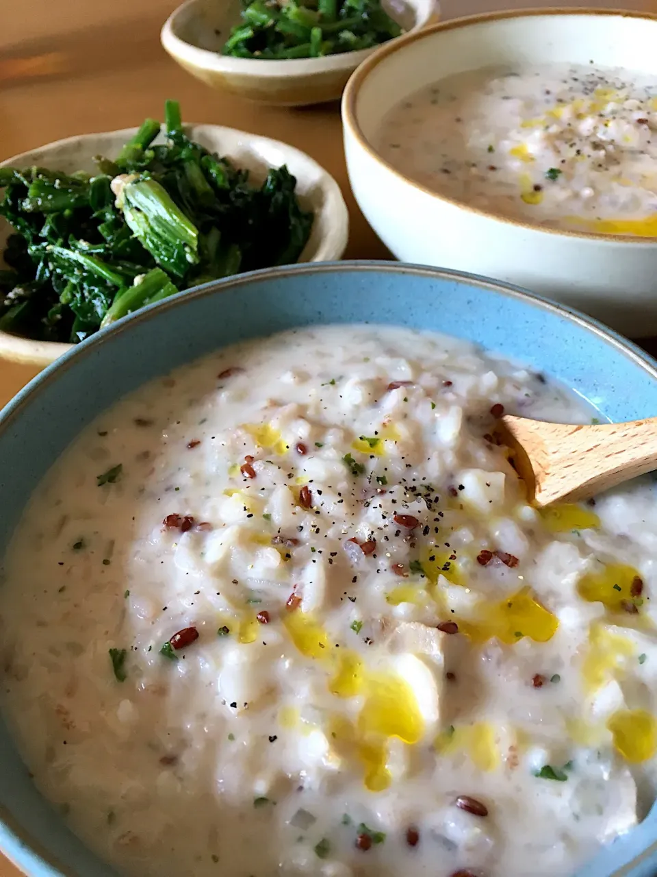 今日の優しい朝ごはん〜
豆乳チーズリゾット🧀自家製甘酒とアマニオイルかけ

ほうれん草のナムル|さくたえさん