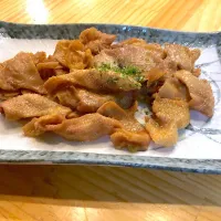 Snapdishの料理写真:鳥皮塩焼き|しのやんさん