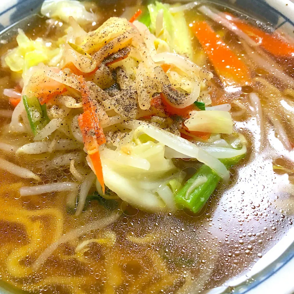 二郎風ラーメン。背脂なし、ニンニク、しょうが。|のろさん