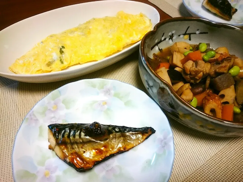 ☆今日の晩ごはん☆   筑前煮  焼き魚  ほうれん草オムレツ|hamamaさん