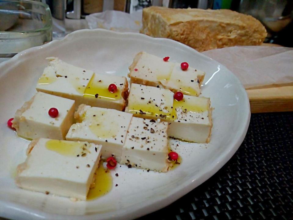 豆腐の味噌漬、チーズ風仕立て。