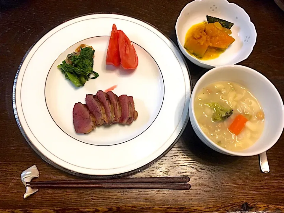 鴨ロースト
菜の花のおひたし
かぼちゃの煮物
チキンスープ、テューダー家風|カドラさん