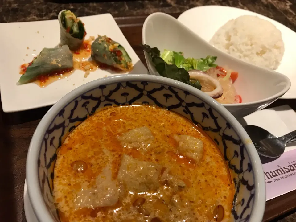 Mussaman curry(マッサマン)
ジャガイモと鶏肉のココナッツ
#タニサラ|tay___75さん