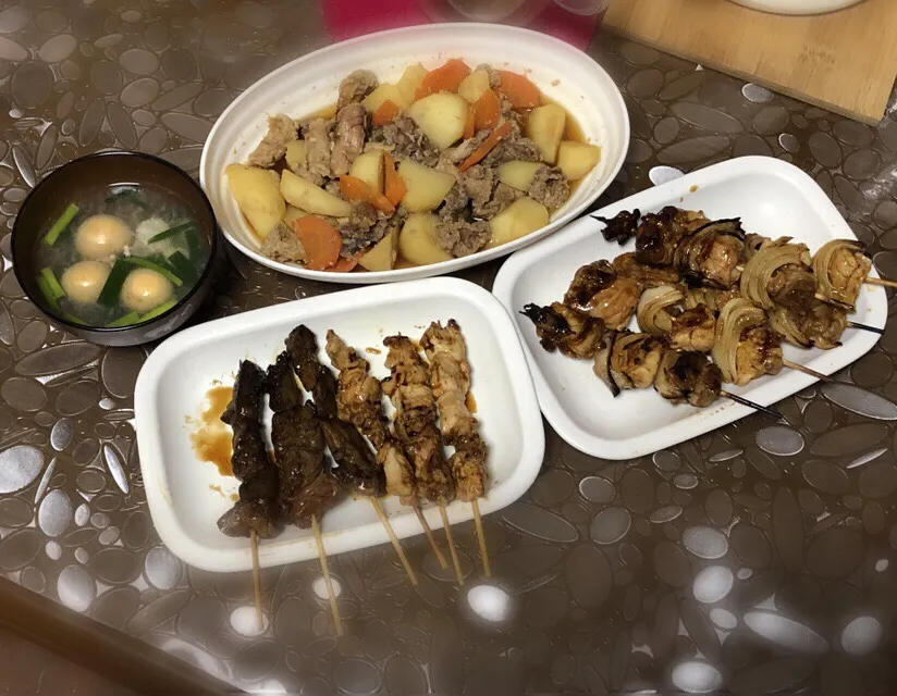 Snapdishの料理写真:玉ひも(きんかん)のスープ  紐とじゃがの甘辛煮   焼き鳥  鶏づくし🐔<ｺｹｺｯｺ-|ma-ko omaさん