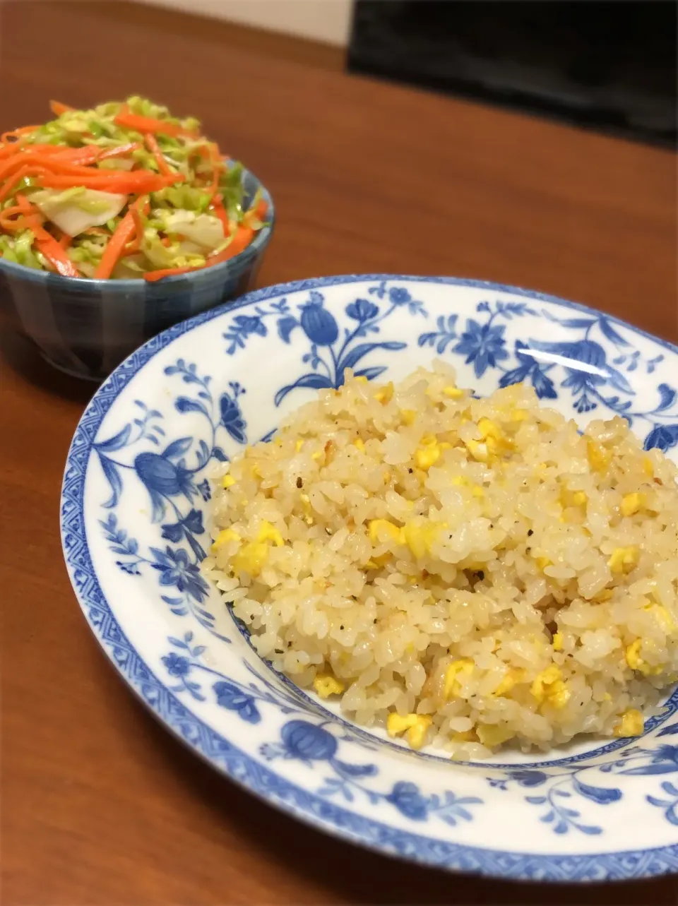 キャベツとにんじんのナムルとチャーハン|やきそばさん