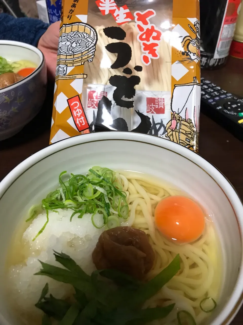 1月19日晩ご飯。スタバでサクララテのあとにお土産に貰った讃岐うどん🍜|あやさん