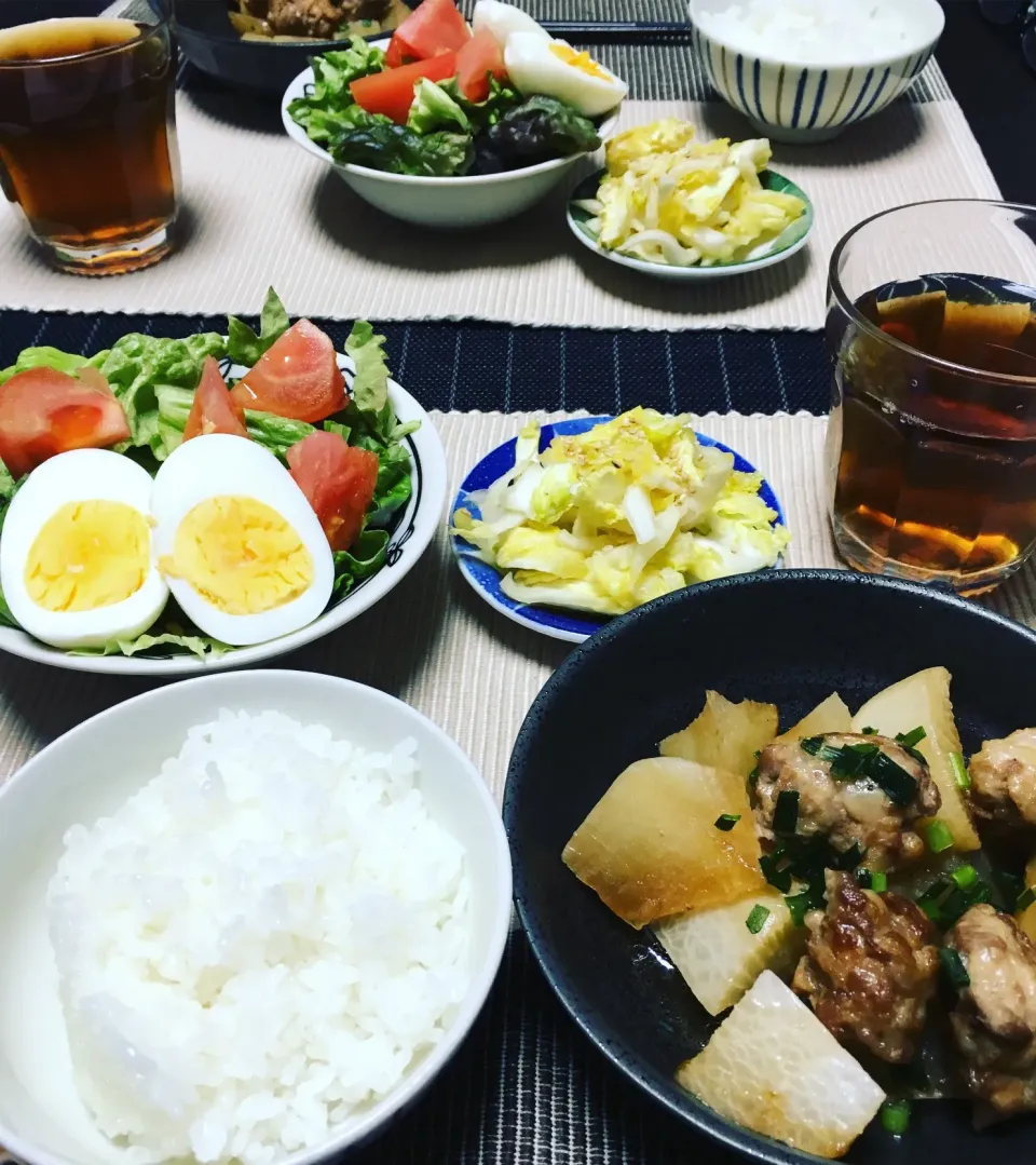 Snapdishの料理写真:・豚こま団子大根のオイスター煮 ・だし白菜 ・サニーレタスとトマトのサラダ|ちぐあささん