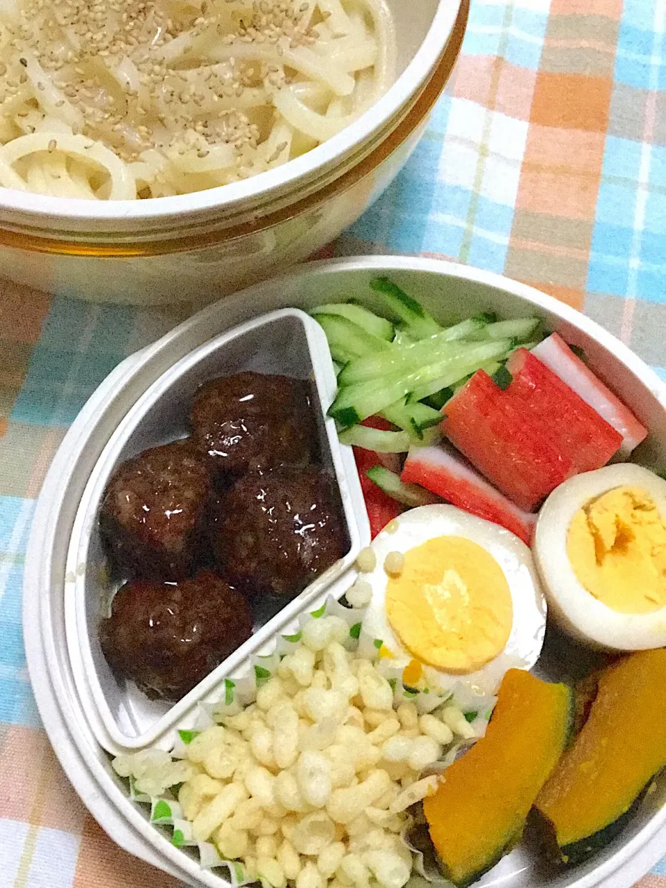 Snapdishの料理写真:長女の中学弁当〜
あははははー完全にねぼー
10分で作れるもので詰め込んだーごめん、長女|yukoさん