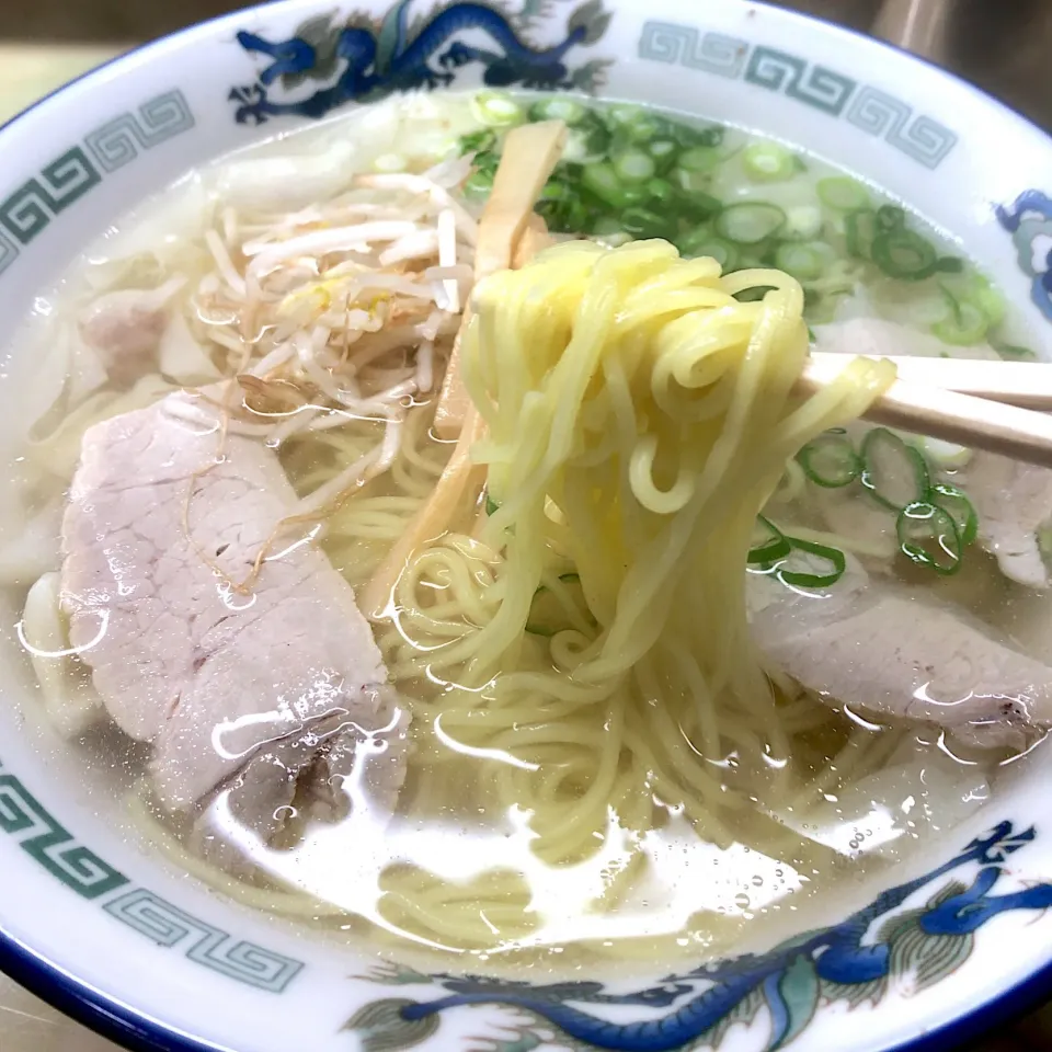 新生軒のワンタン麺✨|梅花権現さん