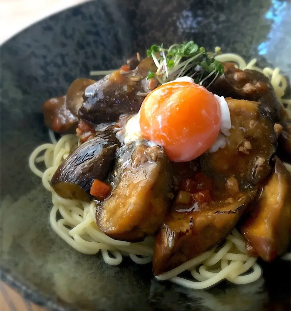 Snapdishの料理写真:朝ごはんを食べよう😃糖質0麺の茄子入りジャージャー麺風🍆|あしゃぱんさん