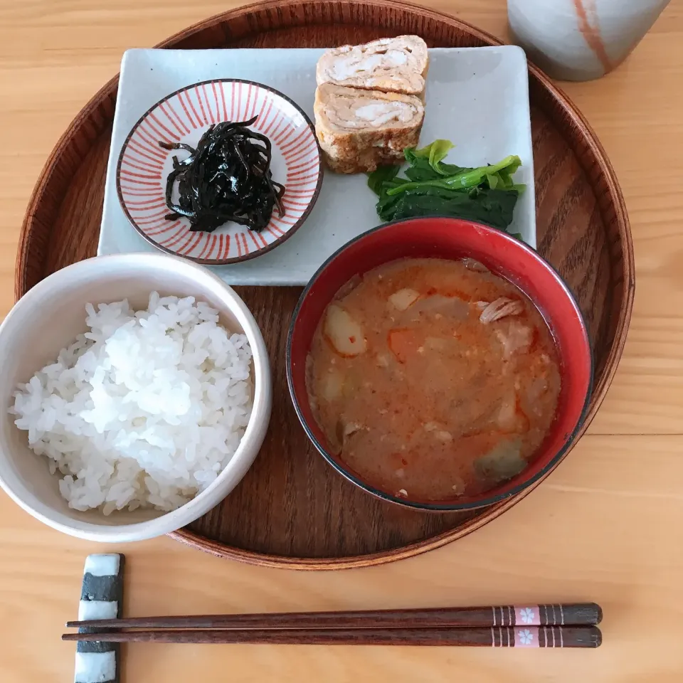 Snapdishの料理写真:キムチ豚汁残り|ω･)وﾞ ㌧ﾄﾄﾄ㌧㌧お昼ご飯|サチャンさん