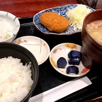 Snapdishの料理写真:豚汁定食を頂きました。|momongatomoさん